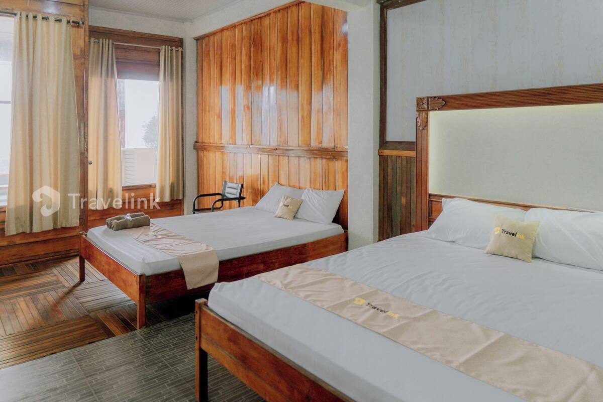 Quarto standard, 2 camas de casal | Escrivaninha, quartos à prova de som, Wi-Fi de cortesia, roupa de cama