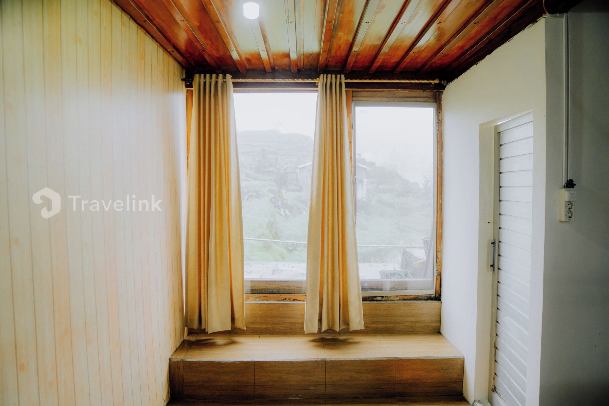 Cabane Familiale | Salle de bain | Douche, chaussons, bidet, serviettes fournies