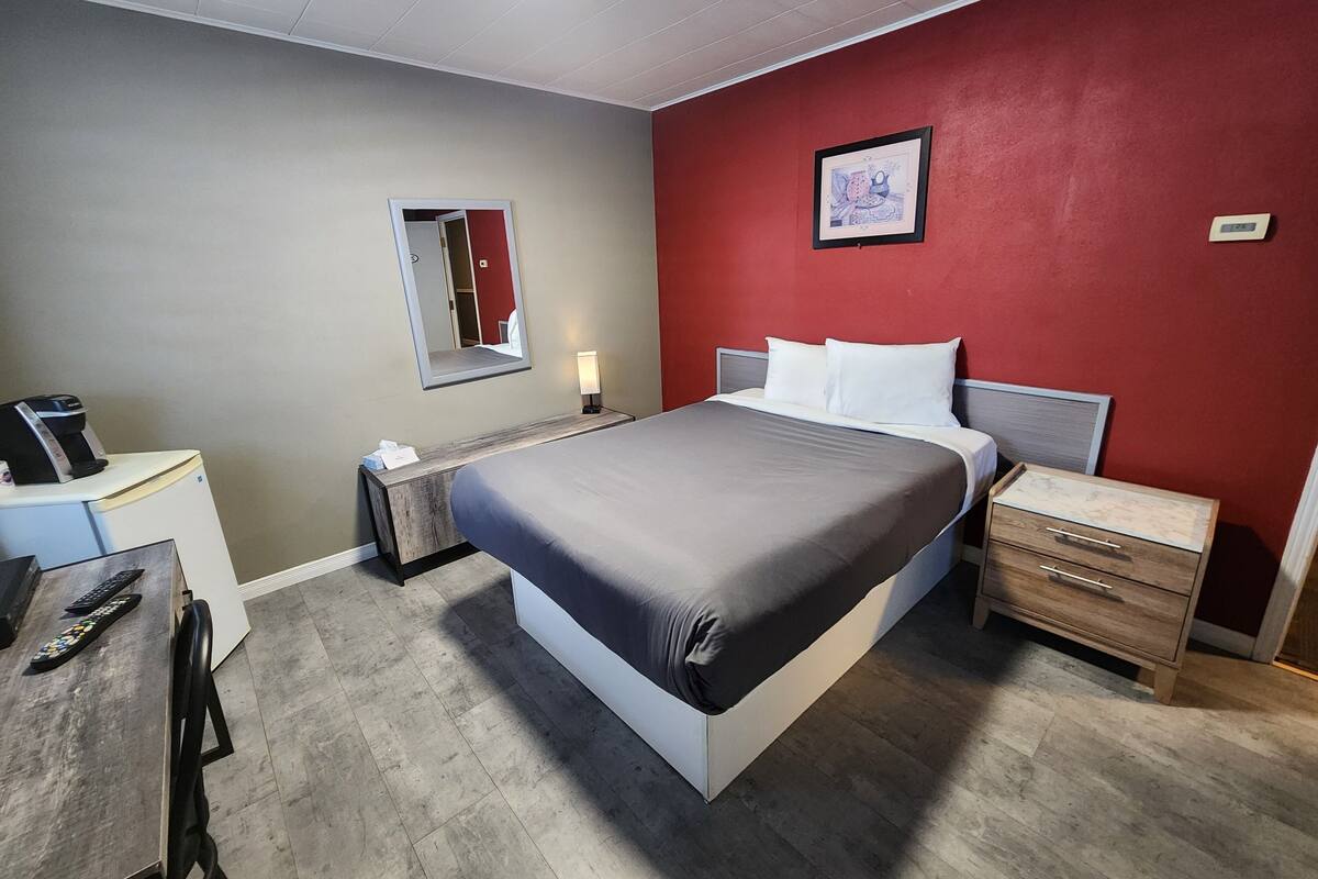 Espace de travail pour ordinateur portable, Wi-Fi gratuit, draps fournis