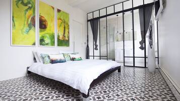 Chambre Double Deluxe, vue jardin | Coffres-forts dans les chambres, rideaux occultants, Wi-Fi gratuit