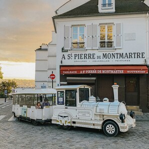Exterior - Montmartre Romantic (Paris)