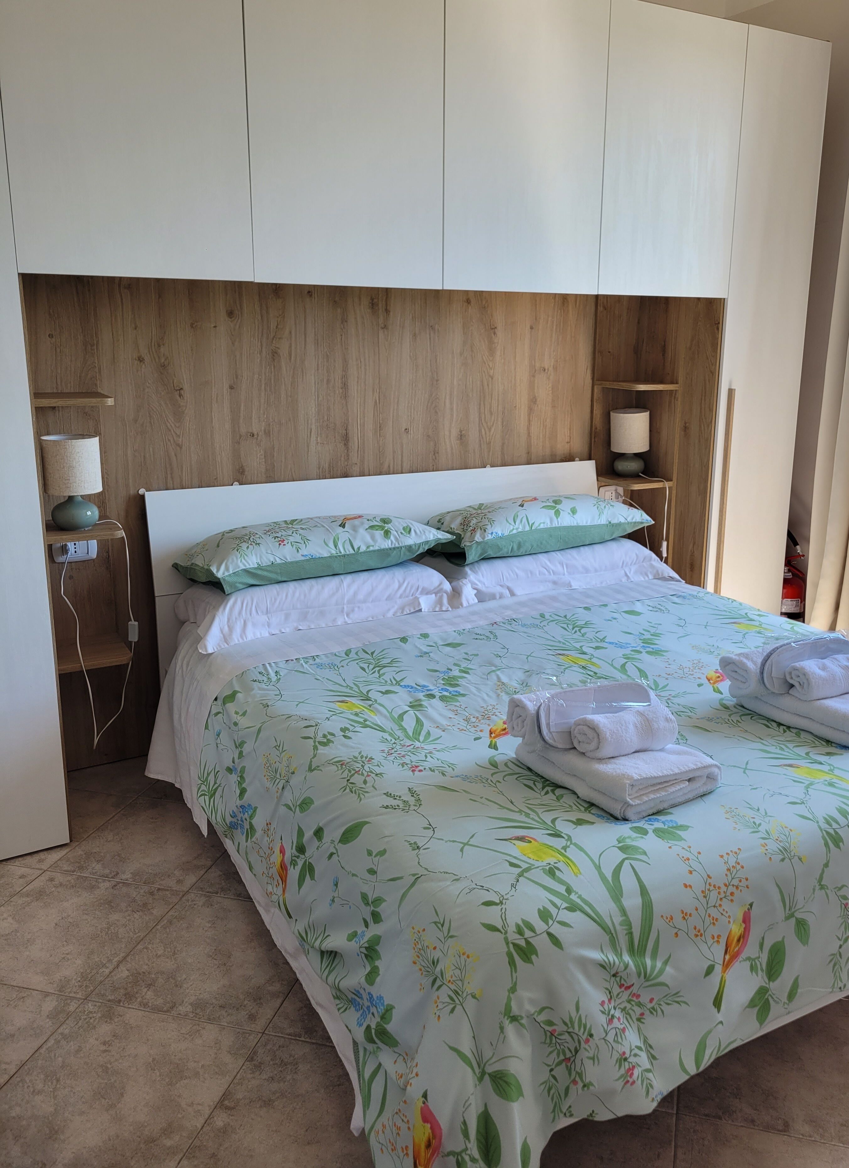 1 dormitorio, escritorio, tabla de planchar con plancha y wifi gratis