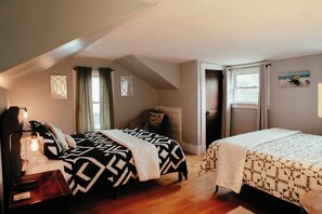 4 bedrooms, iron/ironing board, WiFi, bed sheets