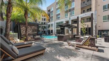 Een verwarmd zwembad