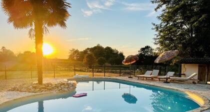 Cozy cottage with large pool amidst the vineyards