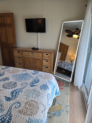 3 bedrooms, iron/ironing board, travel cot, free WiFi