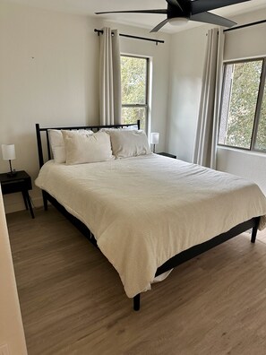 3 bedrooms, desk, iron/ironing board, travel crib