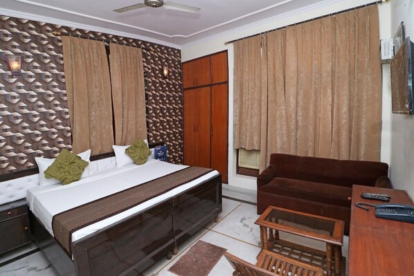 Deluxe Double Room, Balcony, City View | Desk, soundproofing, free WiFi