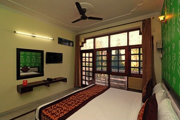 Bureau, chambres insonorisées, Wi-Fi gratuit