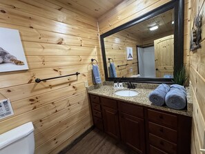 Hårføner og håndklær