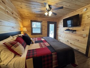 3 室のベッドルーム、アイロン / アイロン台、旅行用ベビーベッド、WiFi (無料)