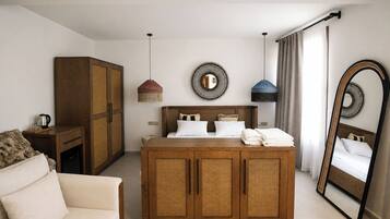 Standard Room, Partial Sea View | Premium bedding, Select Comfort beds, minibar, desk