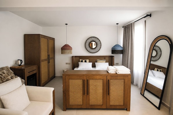 Standard Room, Partial Sea View