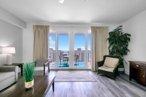 Leilighet, 1 kingsize-seng med sovesofa (Laketown Wharf 1116) | Oppholdsområde | TV