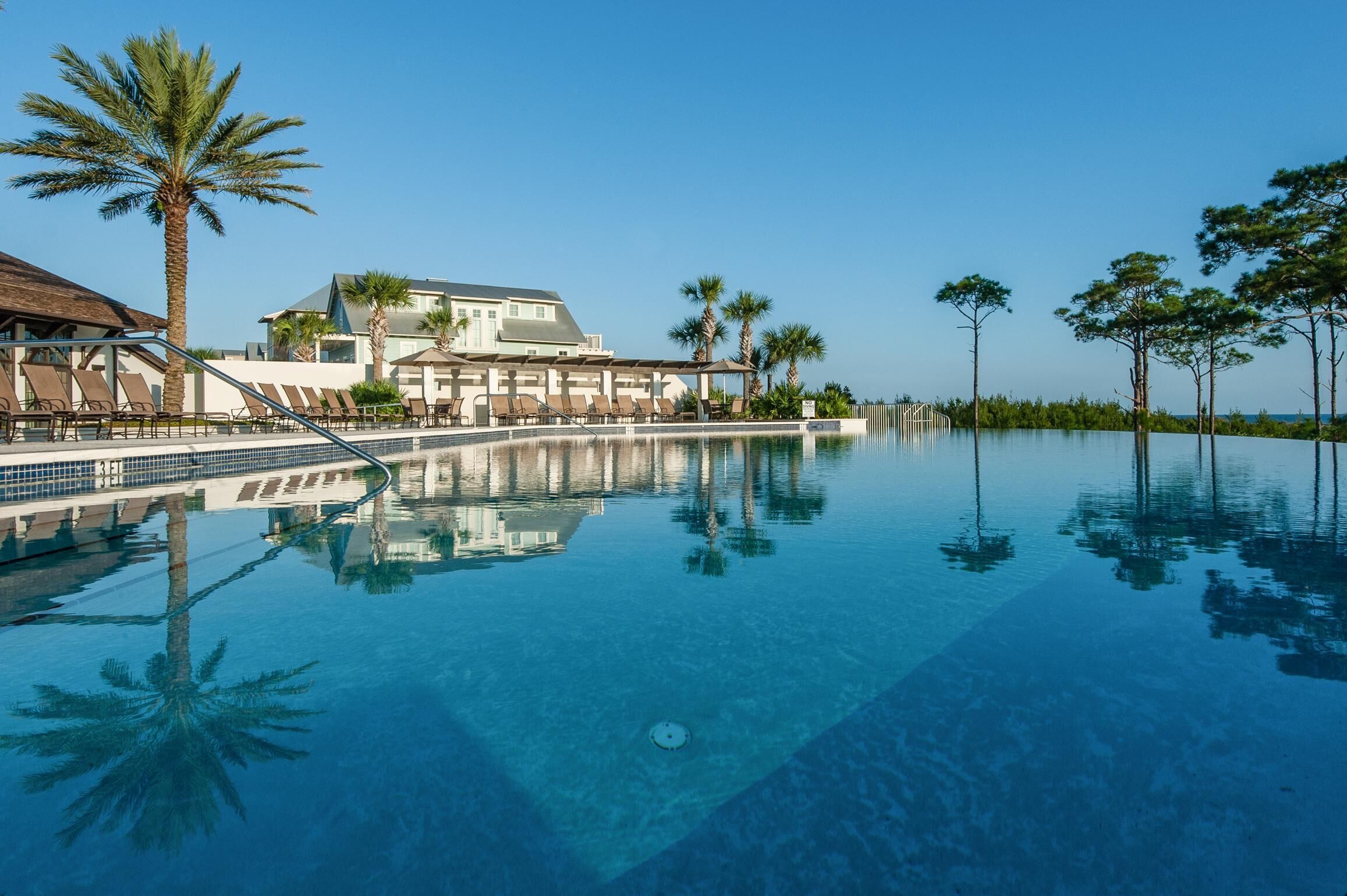 Huis, meerdere bedden (Beach, Please) | Zwembad | Een buitenzwembad