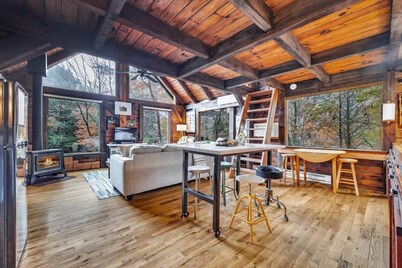 A Cabin Beneath the Stars: Creek & Seclusion