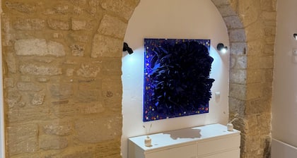 Magnificent ground-floor apartment with garden in the center of Uzes!