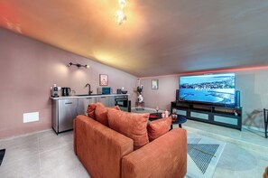 Living area - Secret room (sauna jaccuzi) (Menton)