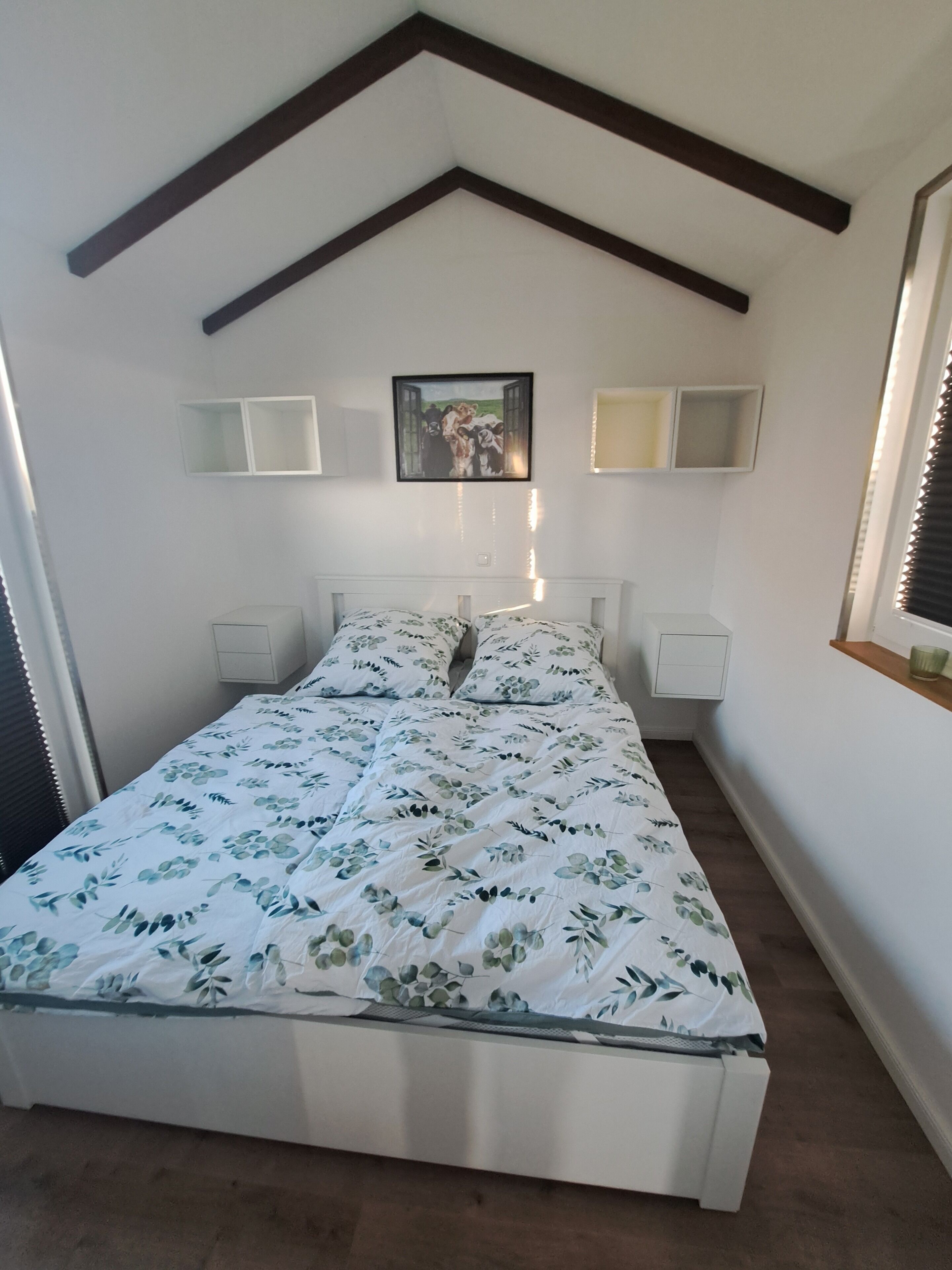 1 bedroom, bed sheets