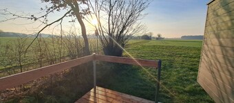 Cozy tiny house with a view of the countryside