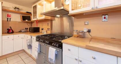 3bedroom Sleeps9 Parking Familyfriendly Nearexcel