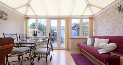 3bedroom Sleeps8 Parking Familyfriendly Nearexcel