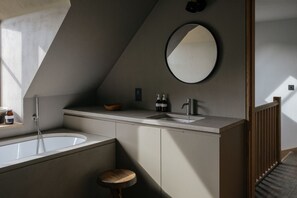 Hair dryer - Inverenzie Cottage, Rooms with a view! (Lary)