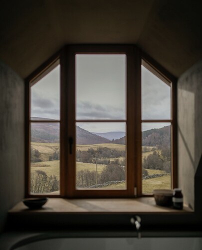 Inverenzie Cottage, Rooms with a view!