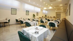 Free daily continental breakfast - Vomero High Hotel (Naples)