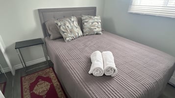2 bedrooms, in-room safe, desk, iron/ironing board