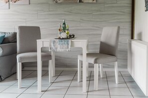 Dining - Vacation cottage Lüttje Fienchen (Greetsiel)