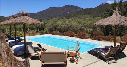 Villa entre mer, riviĂšre et montagne, dans un adorable domaine viticole