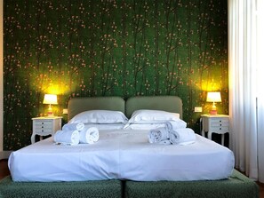 In-room safe, desk, iron/ironing board, free WiFi