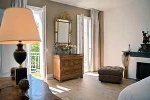 Royal Suite, Balcony, Park View