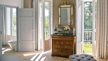 Royal Suite, Balcony, Park View | 1 bedroom, blackout drapes, soundproofing, free WiFi