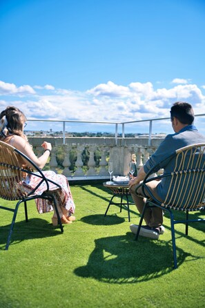 Suite Royal, balcón, vista al parque | Terraza o patio