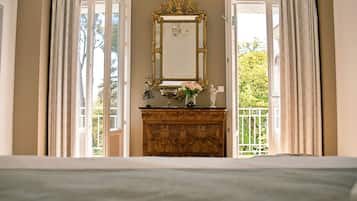 Royal Suite, Balcony, Park View | 1 bedroom, blackout drapes, soundproofing, free WiFi