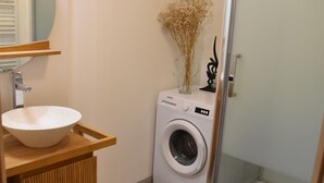 Unclassified image, 4 of 23, button - Atypical apartment in the heart of Gençay (Gençay)