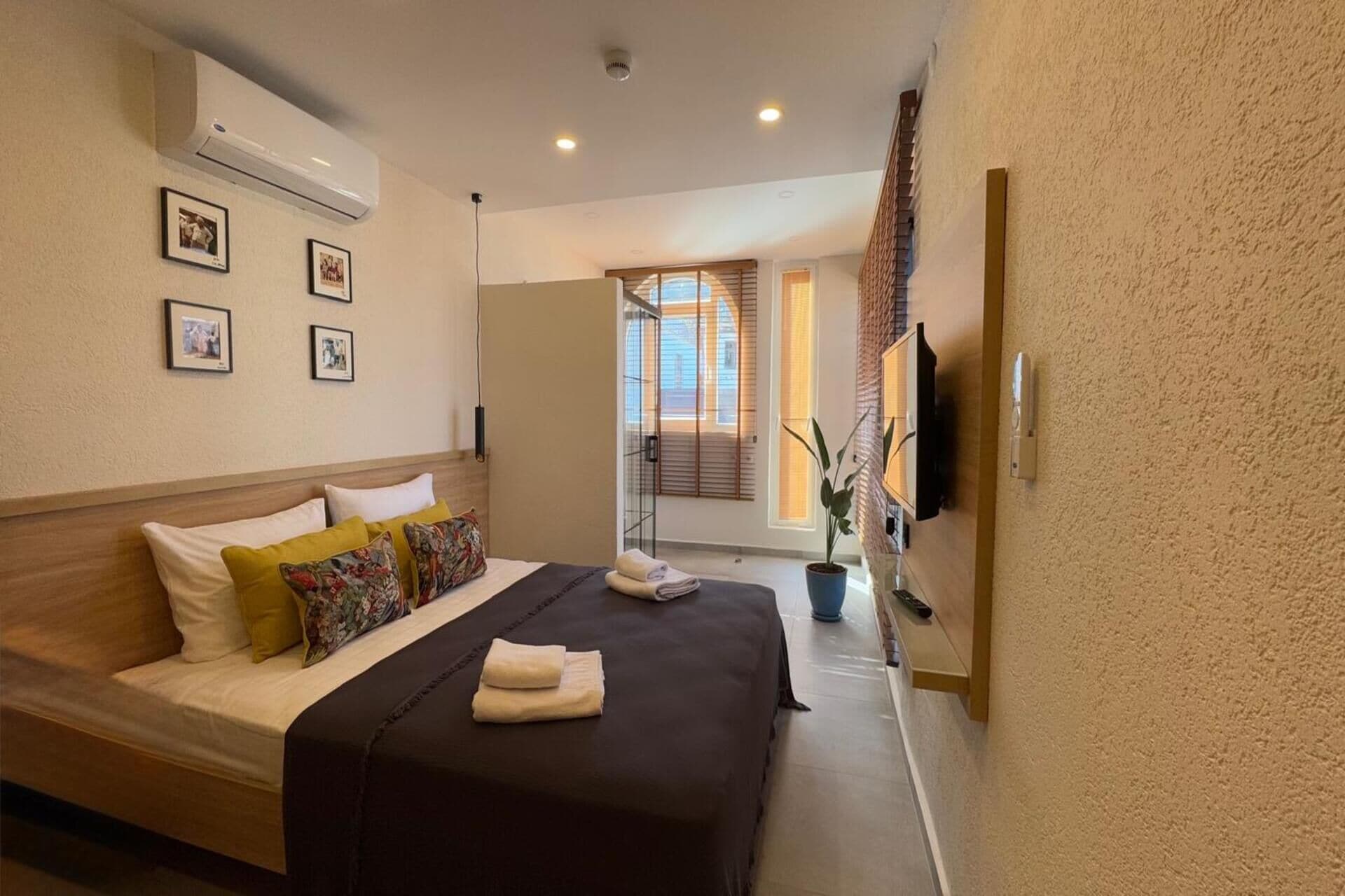 Deluxe tweepersoonskamer, uitzicht op zee | Geluiddichte muren, gratis wifi