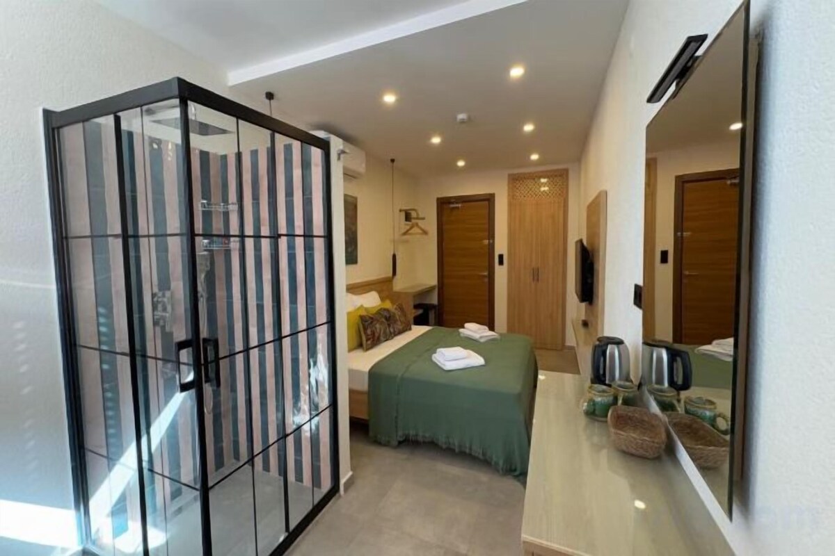 Soundproofing, WiFi (free)