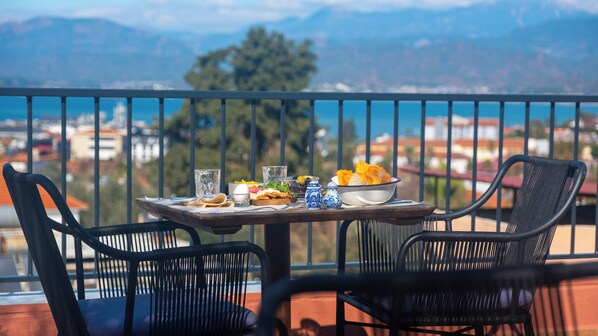 Desayuno a la carta incluido todos los días