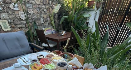 Arden's House