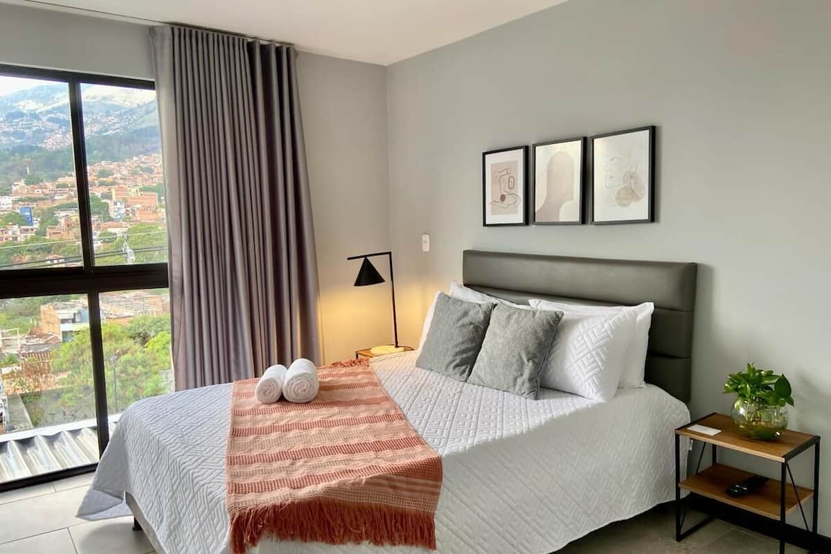 Studio – deluxe | Allergitestet sengetøy, dundyner, strykejern/-brett og wi-fi (inkludert)