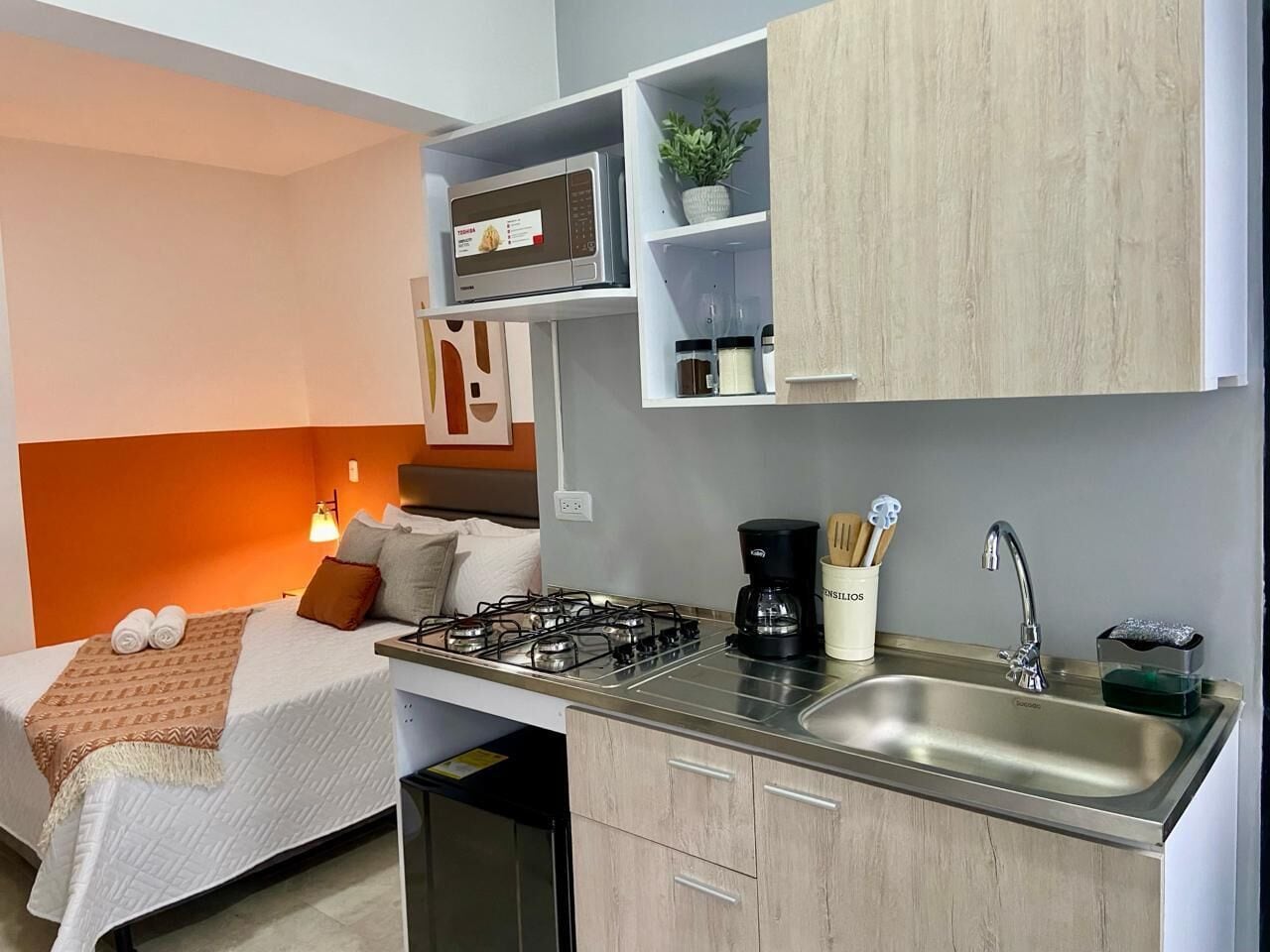 Studio – comfort | Allergitestet sengetøy, dundyner, strykejern/-brett og wi-fi (inkludert)