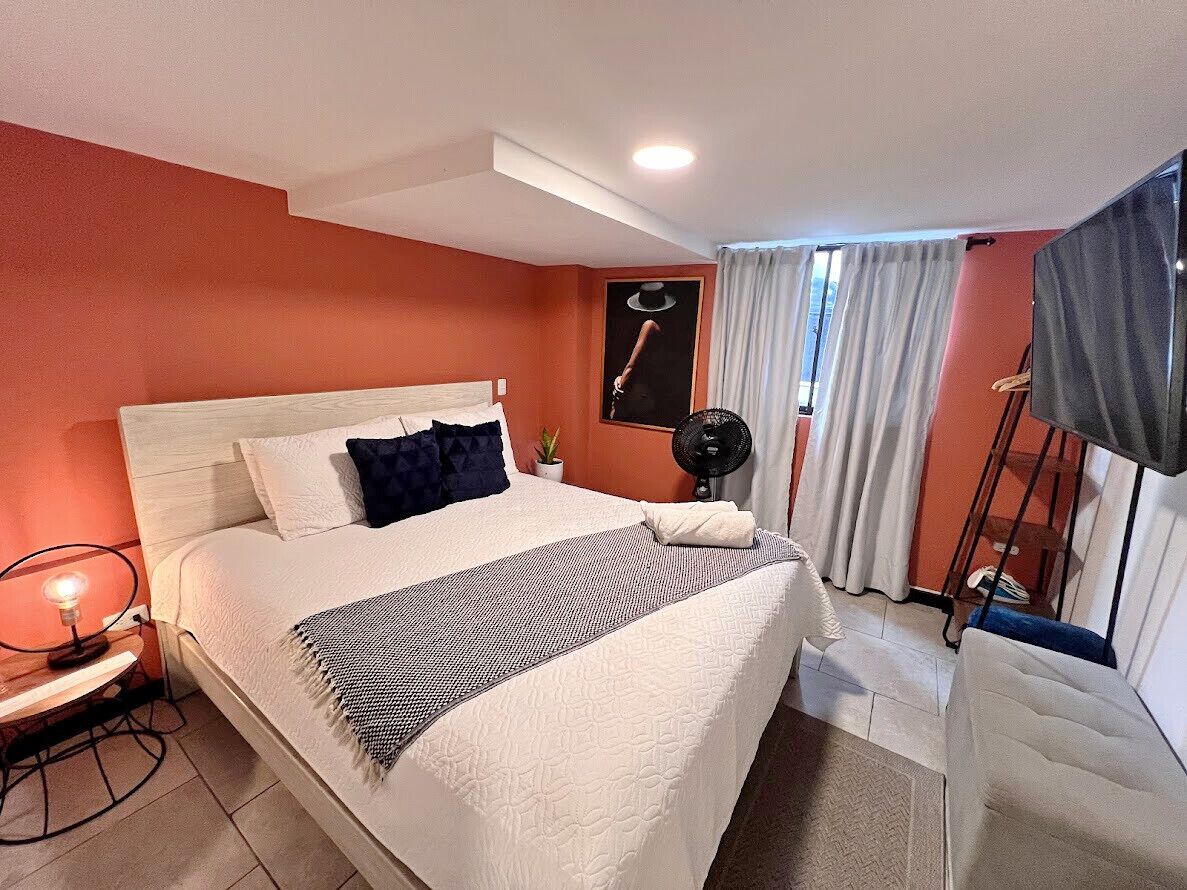 Dobbeltrom – classic | Allergitestet sengetøy, dundyner, strykejern/-brett og wi-fi (inkludert)