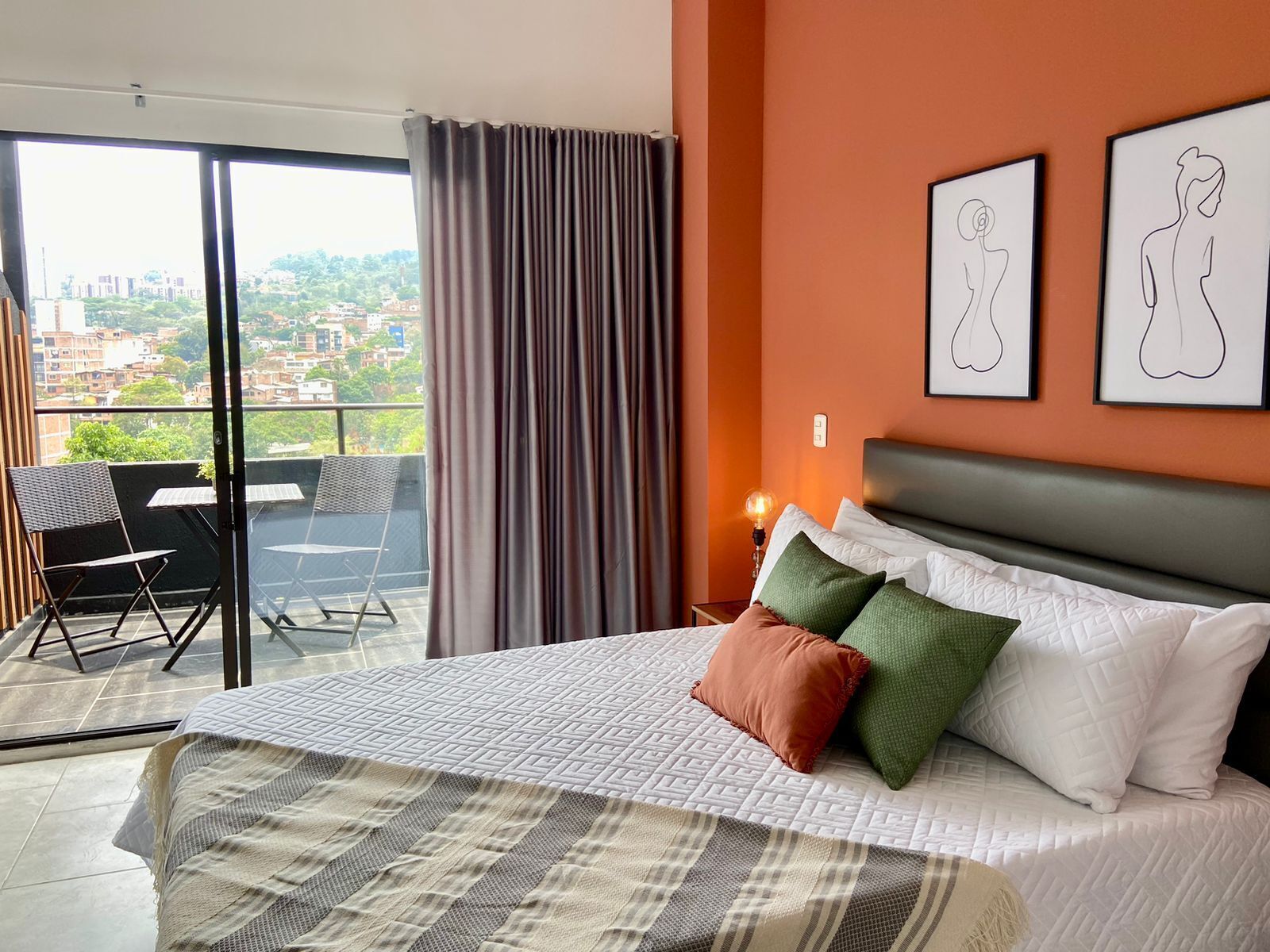 Studio – basic | Allergitestet sengetøy, dundyner, strykejern/-brett og wi-fi (inkludert)