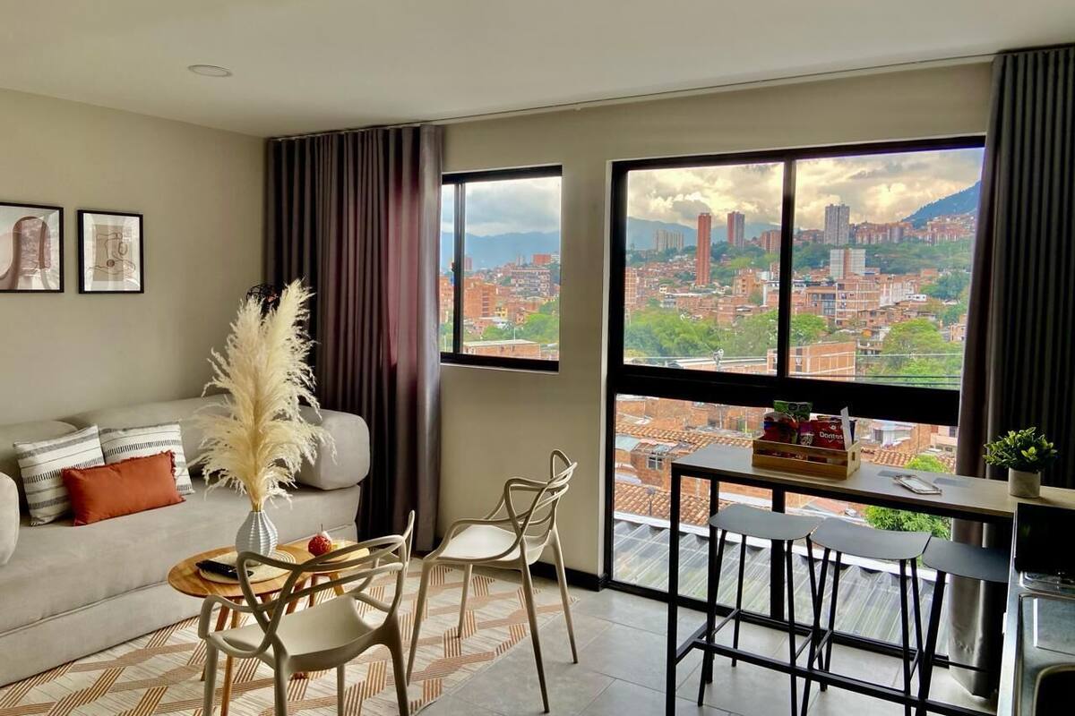 Comfort Apartment, City View | Living area
