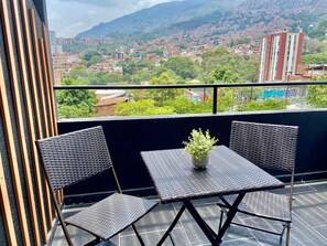 Basic Studio | Living area - APARTAMENTOS VIRGINIA 34 (Medellín)