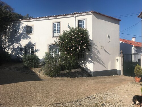 Quinta da Luz, garden residence with pool