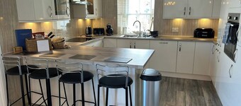 Findochty Beach House - Private Garden-beachfront